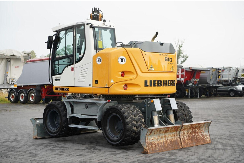 Liebherr 910 COMPACT LITRONIC / KOPARKA KOŁOWA / KLIMATYZACJA / KAMERA - Колёсный экскаватор: фото 3 Liebherr 910 COMPACT LITRONIC / KOPARKA KOŁOWA / KLIMATYZACJA / KAMERA - Колёсный экскаватор: фото 3