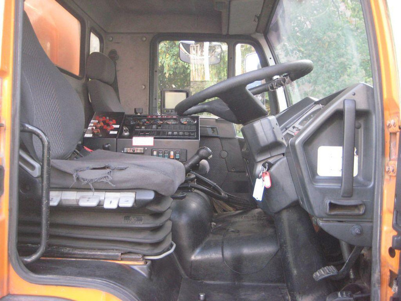 Подметально-уборочная машина MAN 15.163 Utcaseprő: фото 9