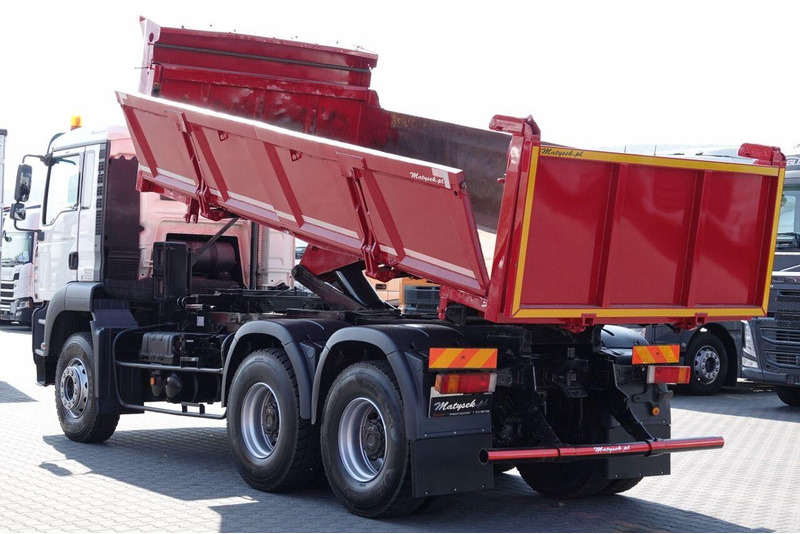 MAN TGA 33.390 / 6X4 / WYWROTKA 2 STRONNA / HYDROBURTA / MANUAL / SP - Самосвал: фото 2 MAN TGA 33.390 / 6X4 / WYWROTKA 2 STRONNA / HYDROBURTA / MANUAL / SP - Самосвал: фото 2