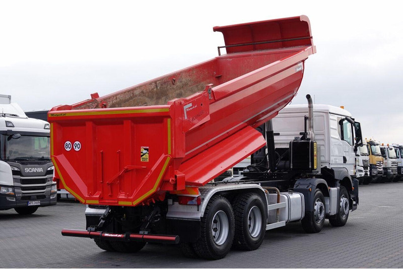 MAN TGS 35.430 / 8X4 / WYWROTKA TYLNOZSYPOWA / HYDROKLAPA / OPONY 10 - Самосвал: фото 3 MAN TGS 35.430 / 8X4 / WYWROTKA TYLNOZSYPOWA / HYDROKLAPA / OPONY 10 - Самосвал: фото 3