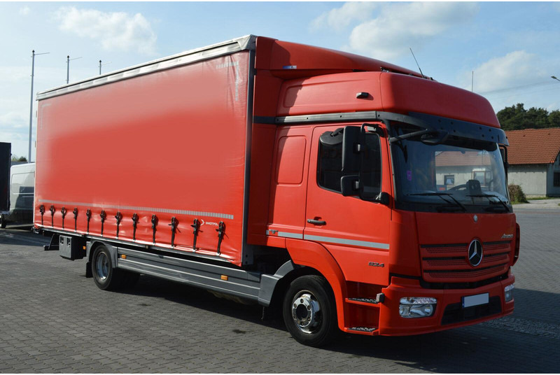 Mercedes-Benz ATEGO 824 EURO 6 1.HAND CURTAINE TILT - Тентованный грузовик: фото 5 Mercedes-Benz ATEGO 824 EURO 6 1.HAND CURTAINE TILT - Тентованный грузовик: фото 5