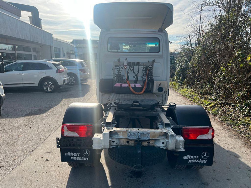 Mercedes-Benz SPRINTER 519 - Малотоннажный седельный тягач: фото 4 Mercedes-Benz SPRINTER 519 - Малотоннажный седельный тягач: фото 4