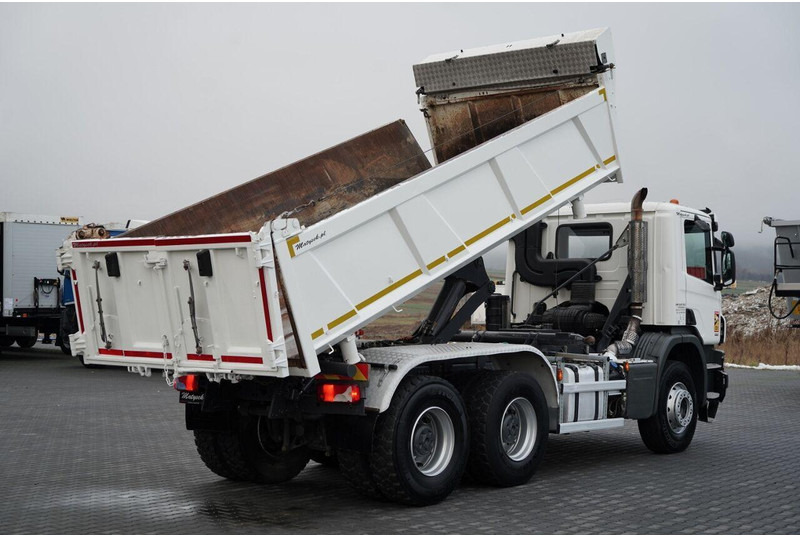 Scania P 410 / 6x4 / WYWROTKA DWU-STRONNA / HYDROBURTA / BOARDMATIC / - Самосвал: фото 5 Scania P 410 / 6x4 / WYWROTKA DWU-STRONNA / HYDROBURTA / BOARDMATIC / - Самосвал: фото 5