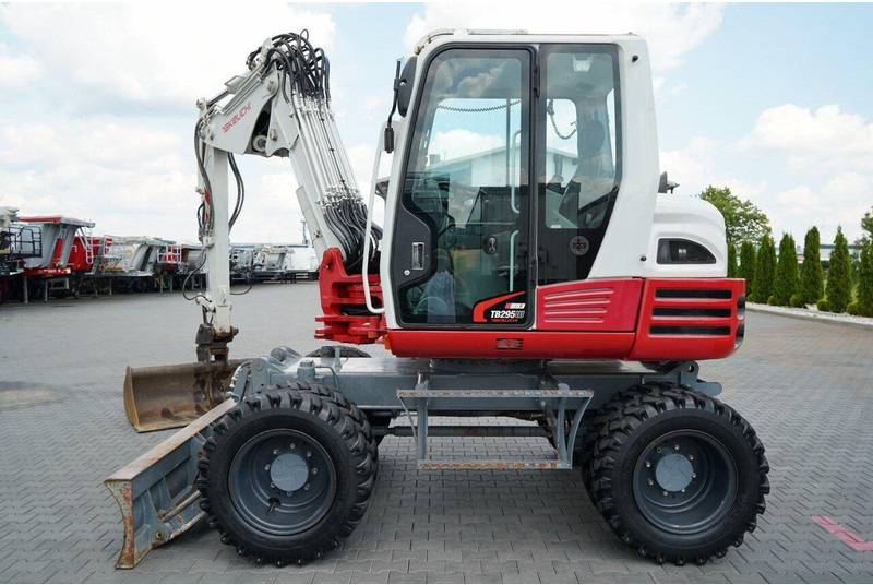 Takeuchi TB 295 W / KOPARKA KOŁOWA / 2016 ROK / PO KONTRAKCIE SERWISOWYM - Колёсный экскаватор: фото 2 Takeuchi TB 295 W / KOPARKA KOŁOWA / 2016 ROK / PO KONTRAKCIE SERWISOWYM - Колёсный экскаватор: фото 2