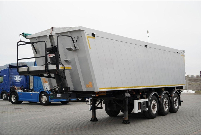 Wielton WYWROTKA / 41 M3 / ALUMINIOWA / 2x OŚ PODNOSZONA / OSIE SAF / A - Самосвальный полуприцеп: фото 1 Wielton WYWROTKA / 41 M3 / ALUMINIOWA / 2x OŚ PODNOSZONA / OSIE SAF / A - Самосвальный полуприцеп: фото 1