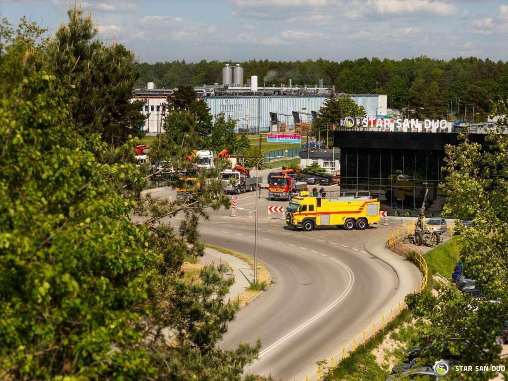 Volvo FM 460 6x6 Rosenbauer Fire Truck LSP Water Tank - Грузовик: фото 4 Volvo FM 460 6x6 Rosenbauer Fire Truck LSP Water Tank - Грузовик: фото 4