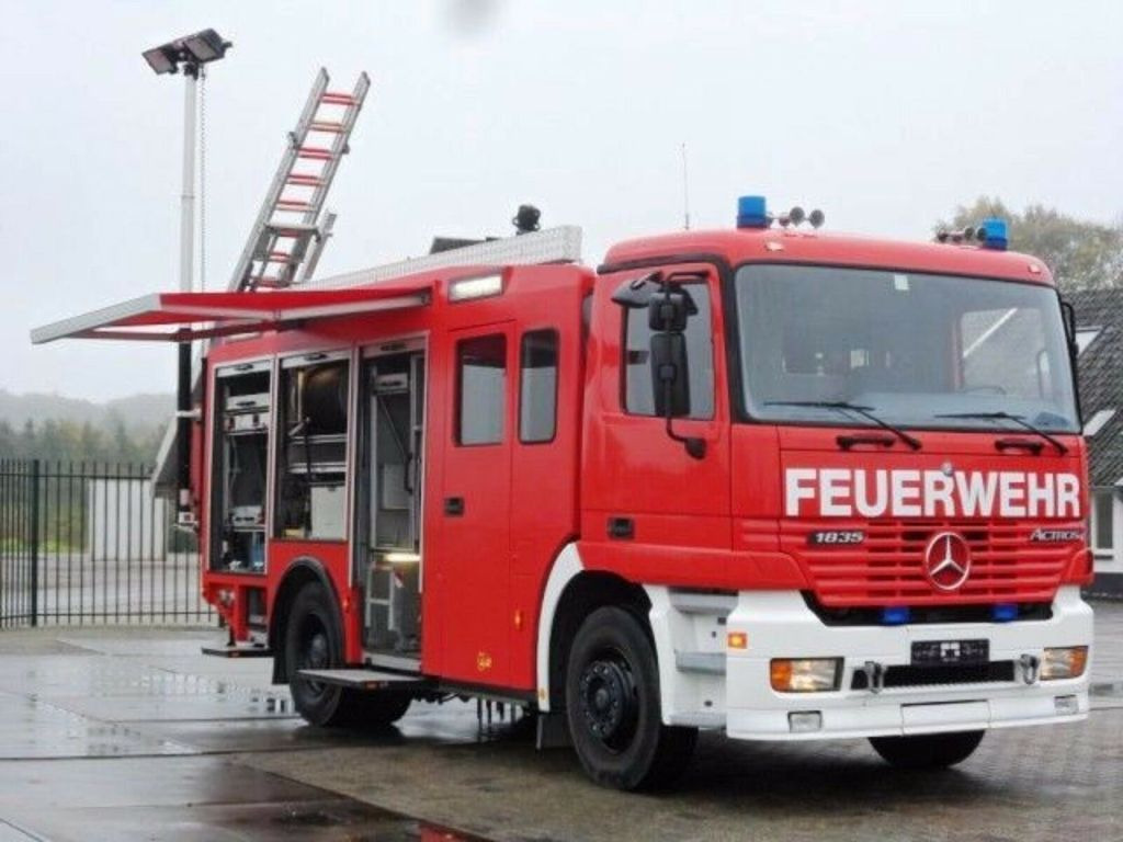 Mercedes-Benz ACTROS 1835 Feuerwehr 2080 L Fire Unit !! - Пожарная машина: фото 1 Mercedes-Benz ACTROS 1835 Feuerwehr 2080 L Fire Unit !! - Пожарная машина: фото 1