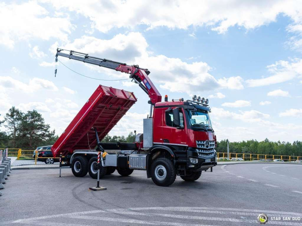 Mercedes-Benz AROCS 3345 6x6 HMF 3220 Winch Crane Tipper - Самосвал: фото 5 Mercedes-Benz AROCS 3345 6x6 HMF 3220 Winch Crane Tipper - Самосвал: фото 5