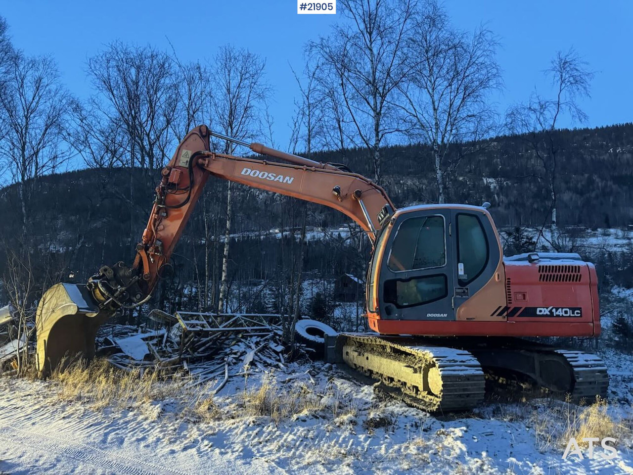 Doosan DX140LC Beltegraver m/ Engcon tilt og 2 skuffer. Nye belter. - Гусеничный экскаватор: фото 3 Doosan DX140LC Beltegraver m/ Engcon tilt og 2 skuffer. Nye belter. - Гусеничный экскаватор: фото 3