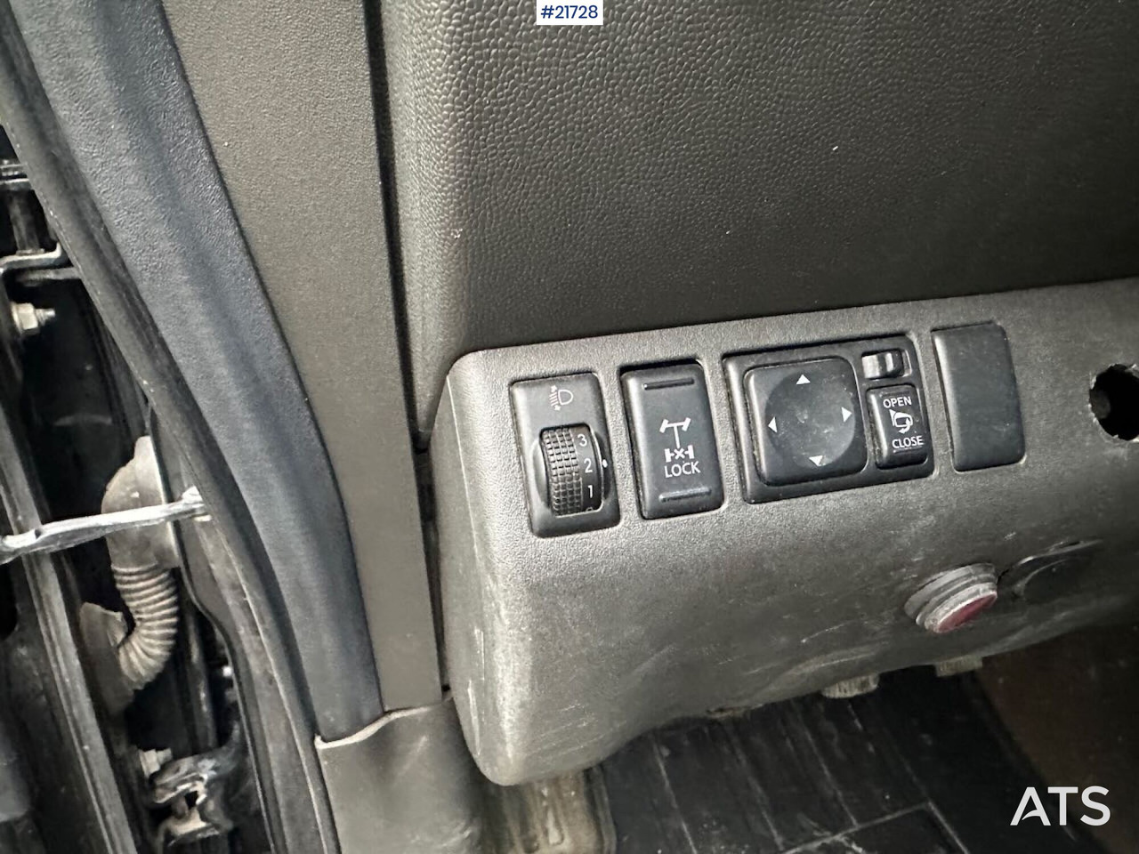 Цельнометаллический фургон Nissan navara: фото 24