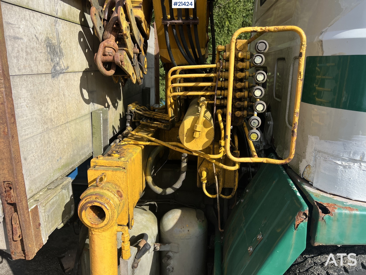 Scania LB 81 6x2 Kranbil m/ 10t/m kran og tipp Rep.Objekt - Автоманипулятор: фото 4 Scania LB 81 6x2 Kranbil m/ 10t/m kran og tipp Rep.Objekt - Автоманипулятор: фото 4