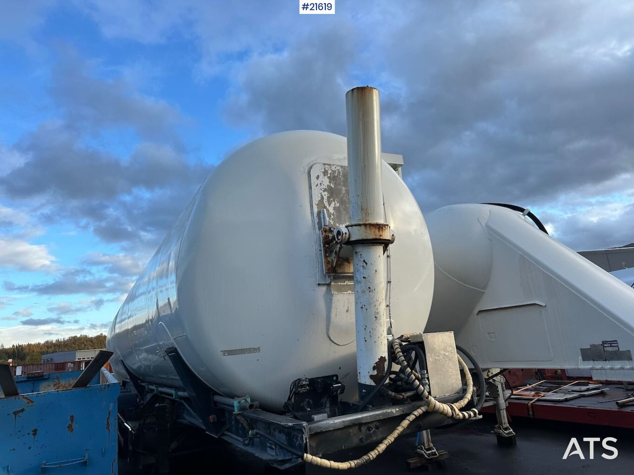 Spitzer 1996 Spitzer silo-trailer 3 akslet bulkhenger - Полуприцеп цистерна для сыпучих грузов: фото 3 Spitzer 1996 Spitzer silo-trailer 3 akslet bulkhenger - Полуприцеп цистерна для сыпучих грузов: фото 3