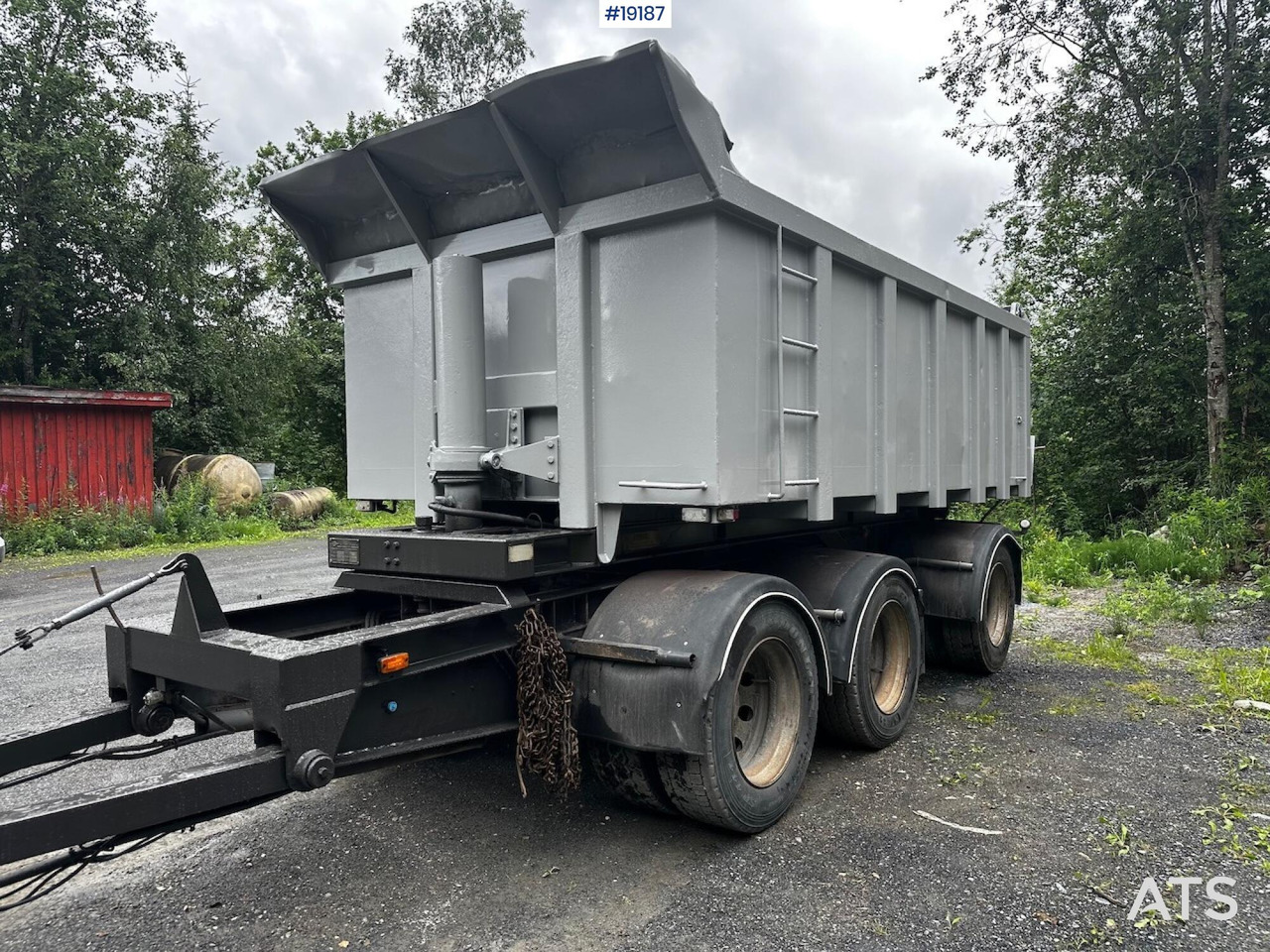 Triolift 3 akslet - Самосвальный прицеп: фото 1 Triolift 3 akslet - Самосвальный прицеп: фото 1