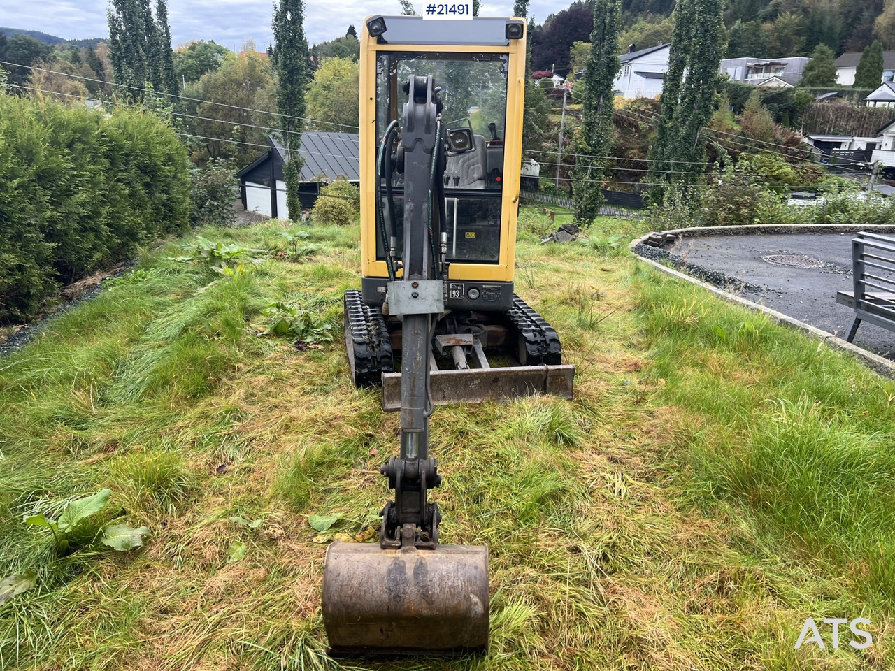 Volvo EC15B - Мини-экскаватор: фото 3 Volvo EC15B - Мини-экскаватор: фото 3