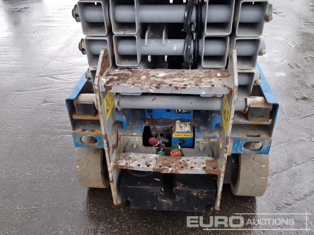 Ножничный подъемник Genie GS-1932: фото 14 Ножничный подъемник Genie GS-1932: фото 14