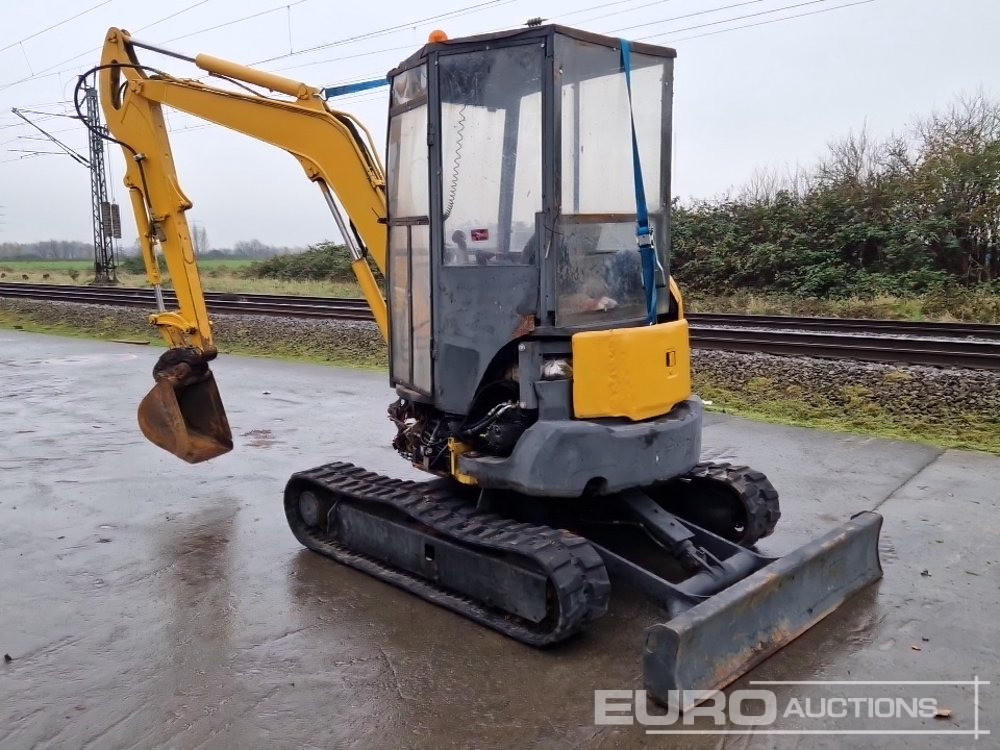 Komatsu PC35 MR-3 - Мини-экскаватор: фото 3 Komatsu PC35 MR-3 - Мини-экскаватор: фото 3