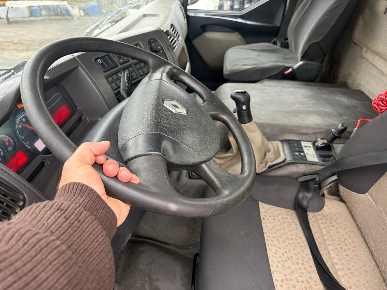 Camion benne arrière Renault Kerax 450 avec benne Meiller AN-885-BW в лизинг Camion benne arrière Renault Kerax 450 avec benne Meiller AN-885-BW: фото 15