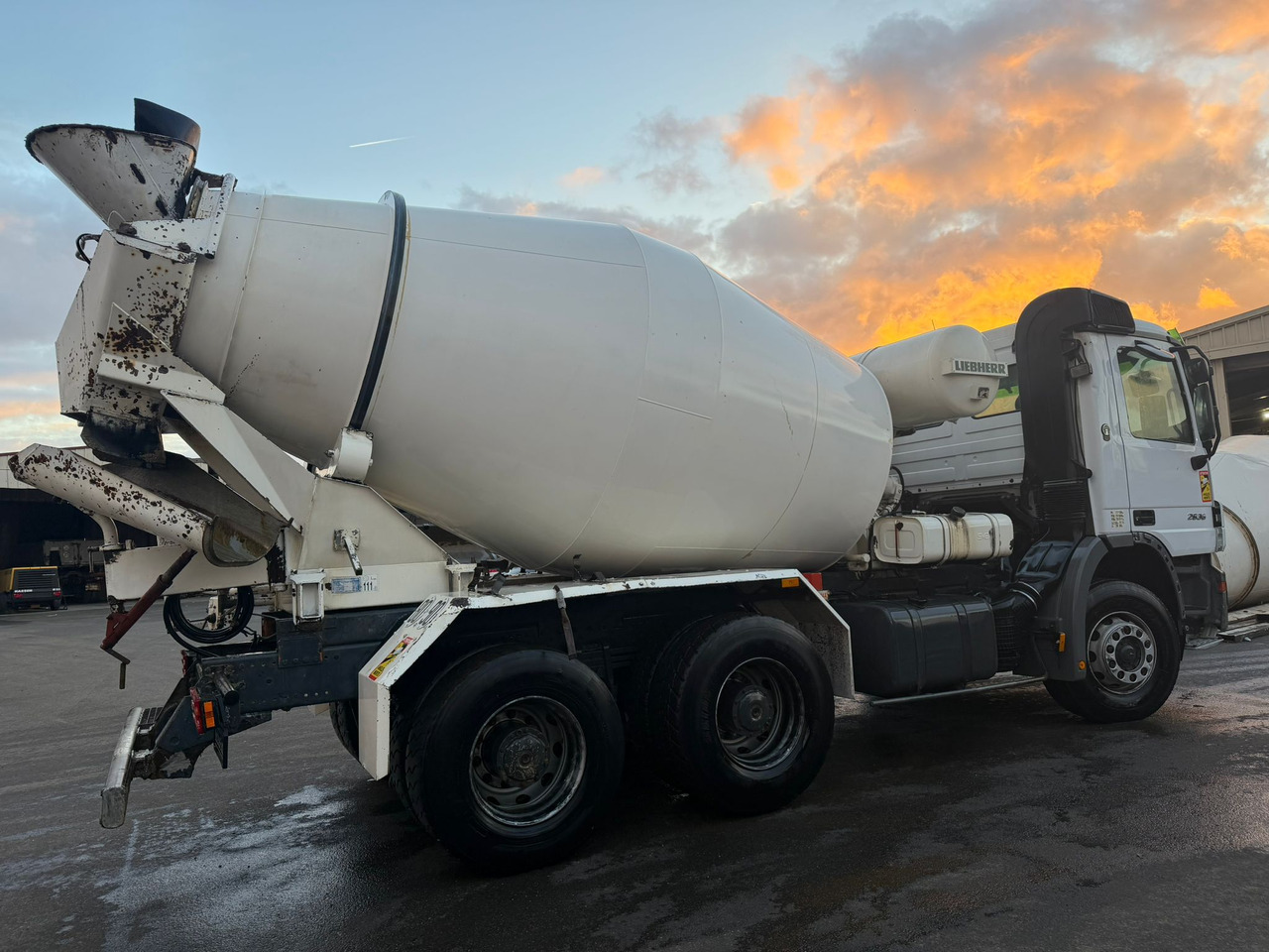 Camion béton Mercedes Benz Arocs 2636 6x4 FR-903-ND - Автобетоносмеситель: фото 4 Camion béton Mercedes Benz Arocs 2636 6x4 FR-903-ND - Автобетоносмеситель: фото 4