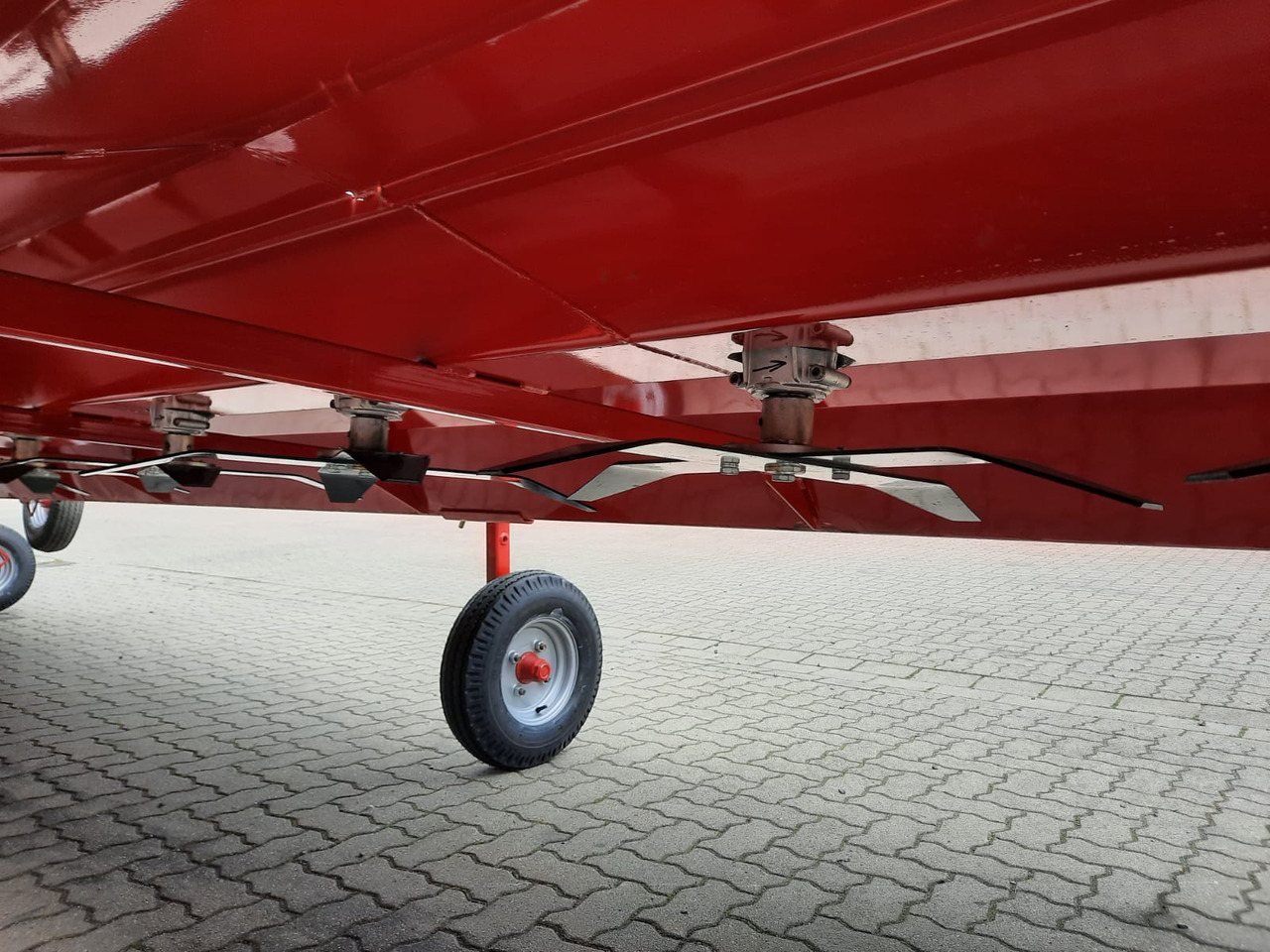 CTM Weed Surfer XL 9m - Косилка-измельчитель: фото 4 CTM Weed Surfer XL 9m - Косилка-измельчитель: фото 4