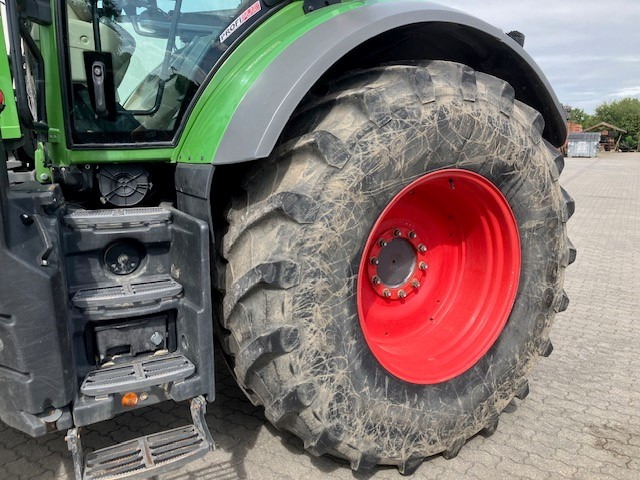 Fendt 828 Vario S4 Profi - Трактор: фото 4 Fendt 828 Vario S4 Profi - Трактор: фото 4