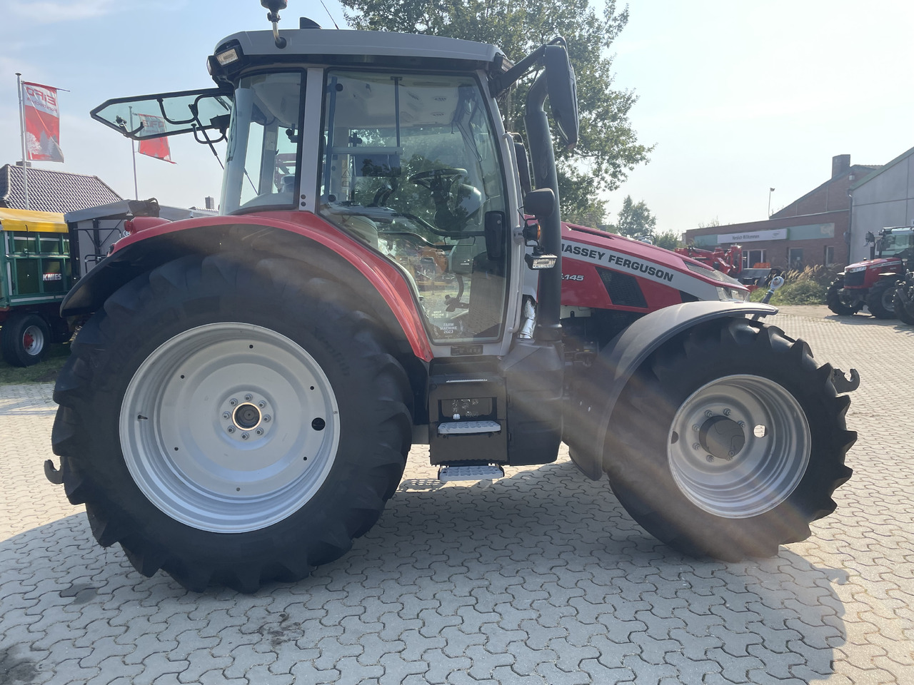 Massey Ferguson 5S.145 Dyna-6 Exclusive - Трактор: фото 2 Massey Ferguson 5S.145 Dyna-6 Exclusive - Трактор: фото 2