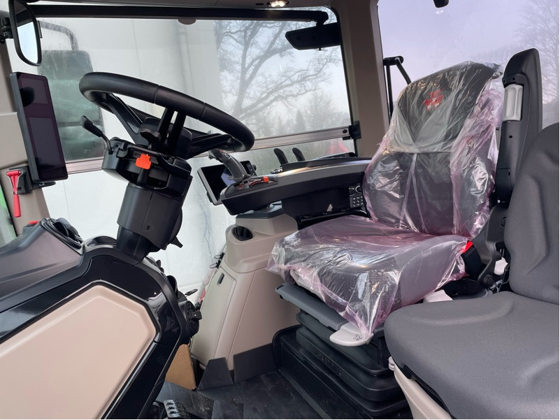 Massey Ferguson 8S.305 Dyna-VT EXCLUSIVE - Трактор: фото 2 Massey Ferguson 8S.305 Dyna-VT EXCLUSIVE - Трактор: фото 2