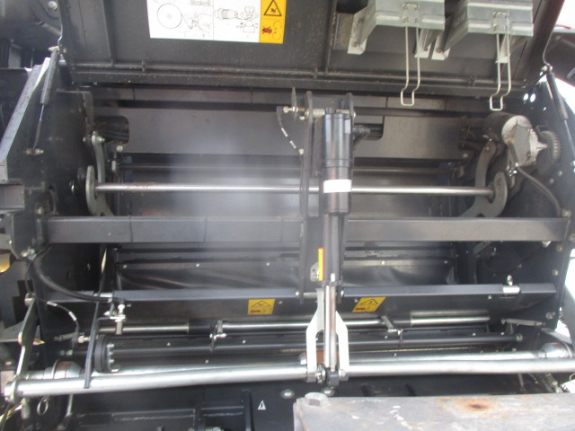 Massey Ferguson MF 716 Press-Wickel-Komb - Техника для сенозаготовки: фото 4 Massey Ferguson MF 716 Press-Wickel-Komb - Техника для сенозаготовки: фото 4