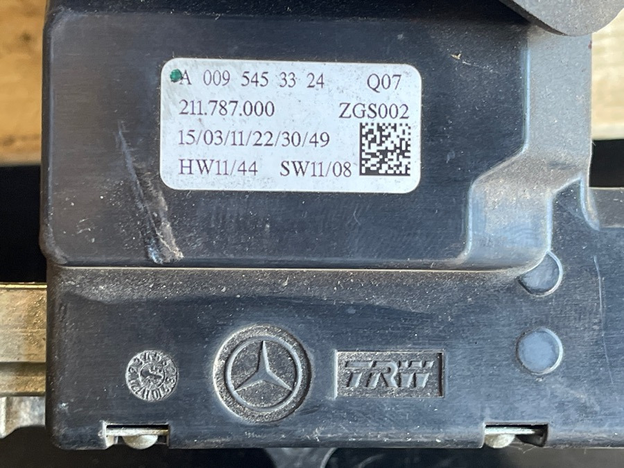 MERCEDES Indicator Lights A0095453324 - Кабина и интерьер для Грузовиков: фото 3 MERCEDES Indicator Lights A0095453324 - Кабина и интерьер для Грузовиков: фото 3