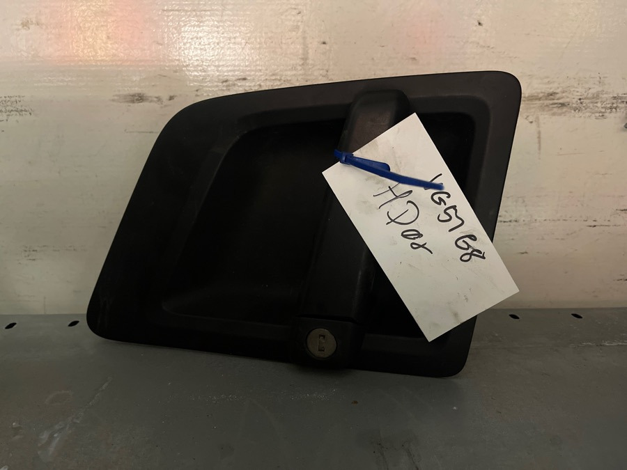 SCANIA DOOR HANDLE RIGHT HAND 2642212 - Кабина и интерьер для Грузовиков: фото 1 SCANIA DOOR HANDLE RIGHT HAND 2642212 - Кабина и интерьер для Грузовиков: фото 1