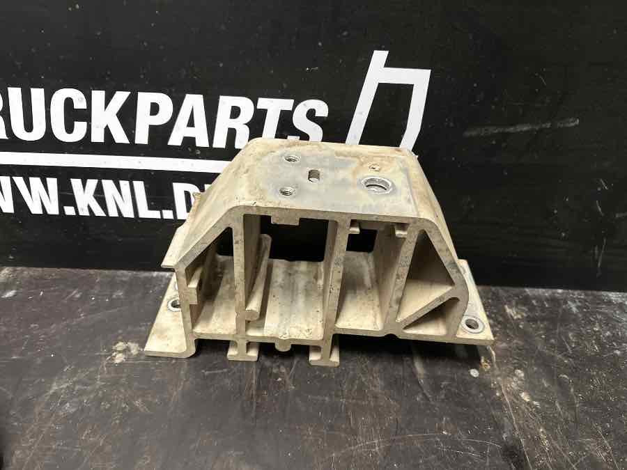 VOLVO BUMPER BRACKET 82699594 - Рама/ Шасси для Грузовиков: фото 1 VOLVO BUMPER BRACKET 82699594 - Рама/ Шасси для Грузовиков: фото 1