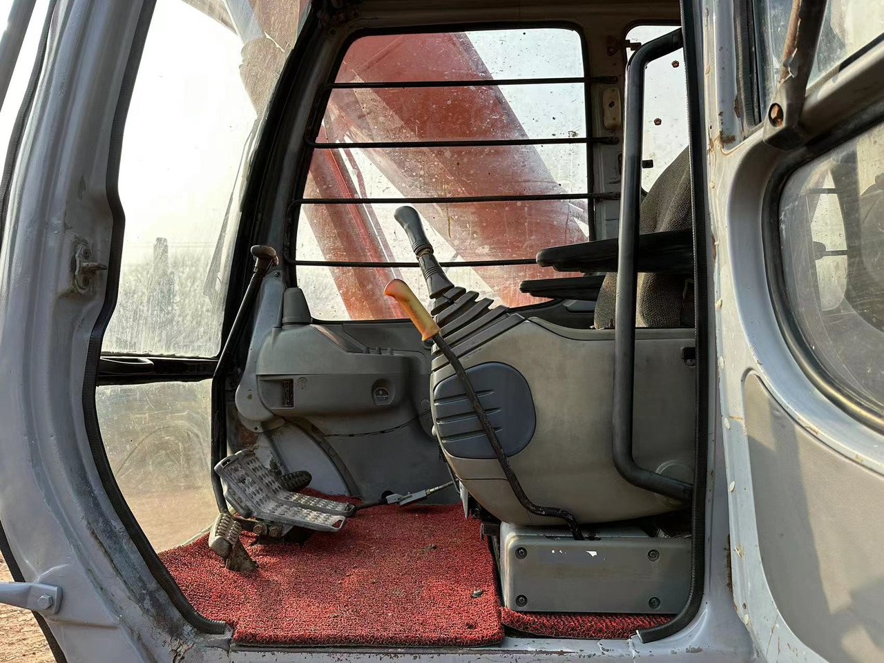 Экскаватор HITACHI EX200: фото 7 Экскаватор HITACHI EX200: фото 7