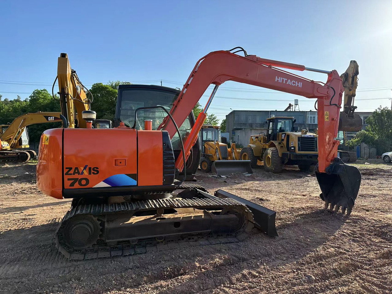 Hitachi ZX70 mini excavator - Мини-экскаватор: фото 1 Hitachi ZX70 mini excavator - Мини-экскаватор: фото 1