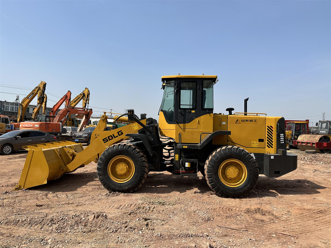 Колёсный погрузчик SDLG 936L: фото 1