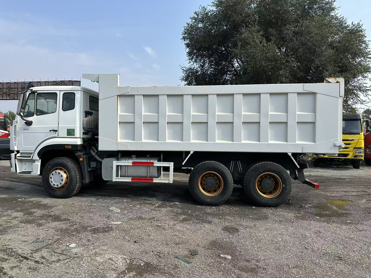 SINOTRUK HOHAN 400hp 6x4 tipper truck - Самосвал: фото 3 SINOTRUK HOHAN 400hp 6x4 tipper truck - Самосвал: фото 3