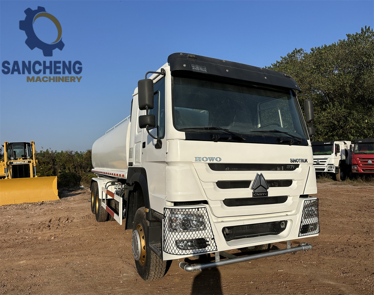 SINOTRUK HOWO 371 6x4 Water Tanker Truck - Грузовик-цистерна: фото 3 SINOTRUK HOWO 371 6x4 Water Tanker Truck - Грузовик-цистерна: фото 3