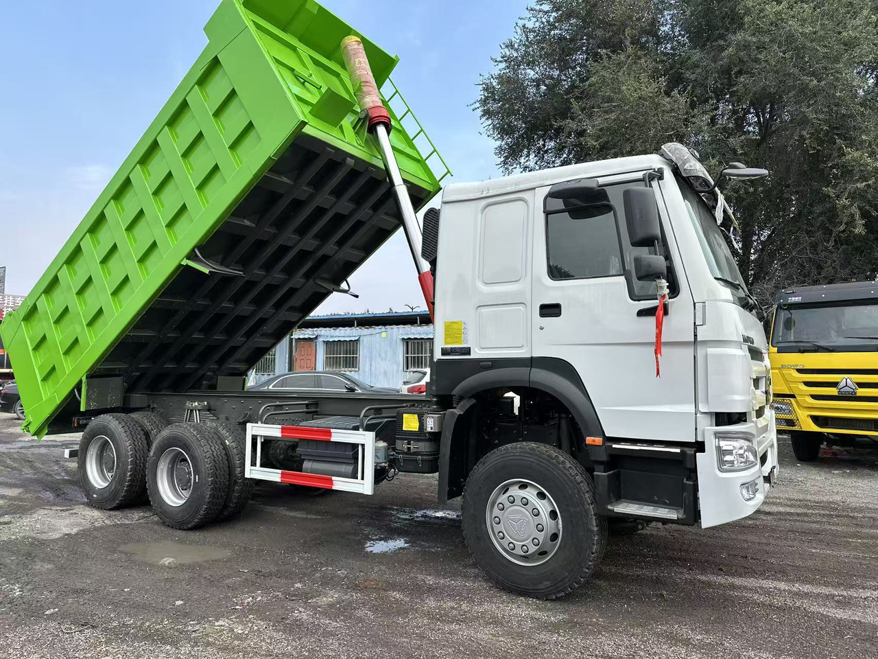 SINOTRUK HOWO 400HP 6X4 Tipper Truck - Самосвал: фото 1 SINOTRUK HOWO 400HP 6X4 Tipper Truck - Самосвал: фото 1