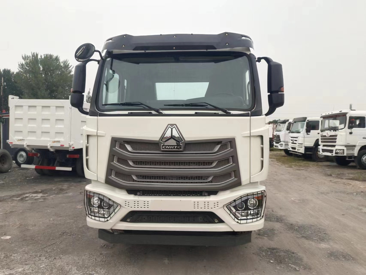 SINOTRUK HOWO 371hp 6X4 Tractor unit - Тягач: фото 2 SINOTRUK HOWO 371hp 6X4 Tractor unit - Тягач: фото 2