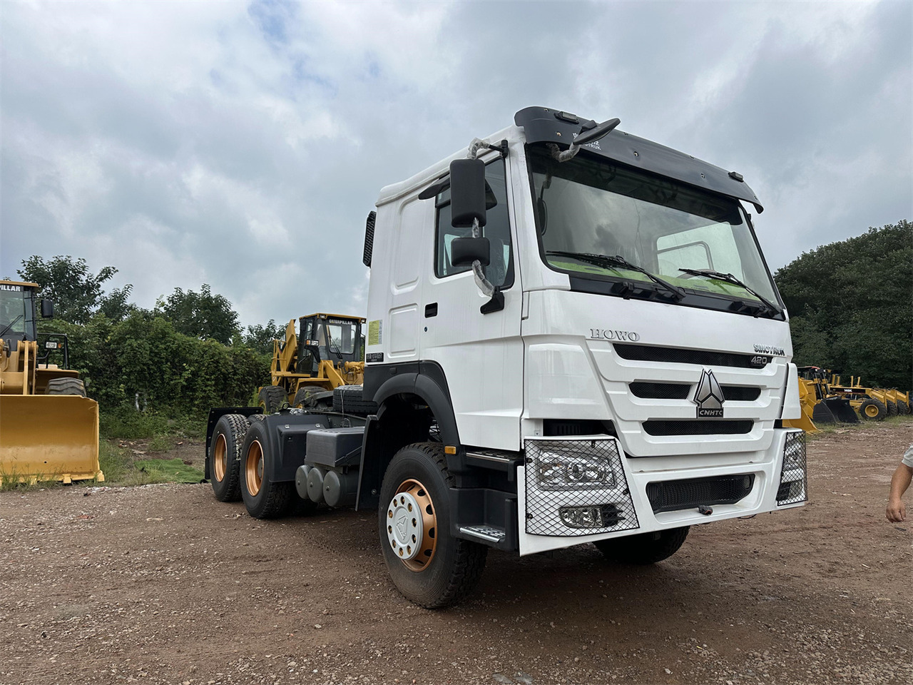 SINOTRUK Howo tractor unit 420hp - Тягач: фото 1 SINOTRUK Howo tractor unit 420hp - Тягач: фото 1