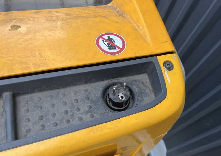 Штабелер Jungheinrich EJC110: фото 10 Штабелер Jungheinrich EJC110: фото 10