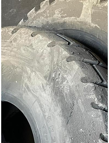 PNEU 23.5R25 - Шина: фото 1 PNEU 23.5R25 - Шина: фото 1