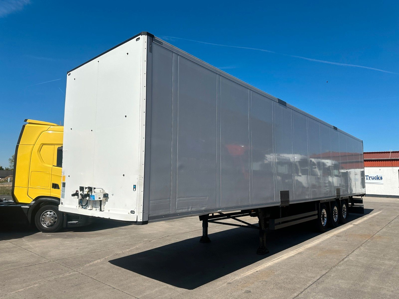 Полуприцеп-фургон Schmitz Cargobull SCB*S3B * LANGAUFLIEGER *BLUMENBREITE * ALCOA *: фото 1