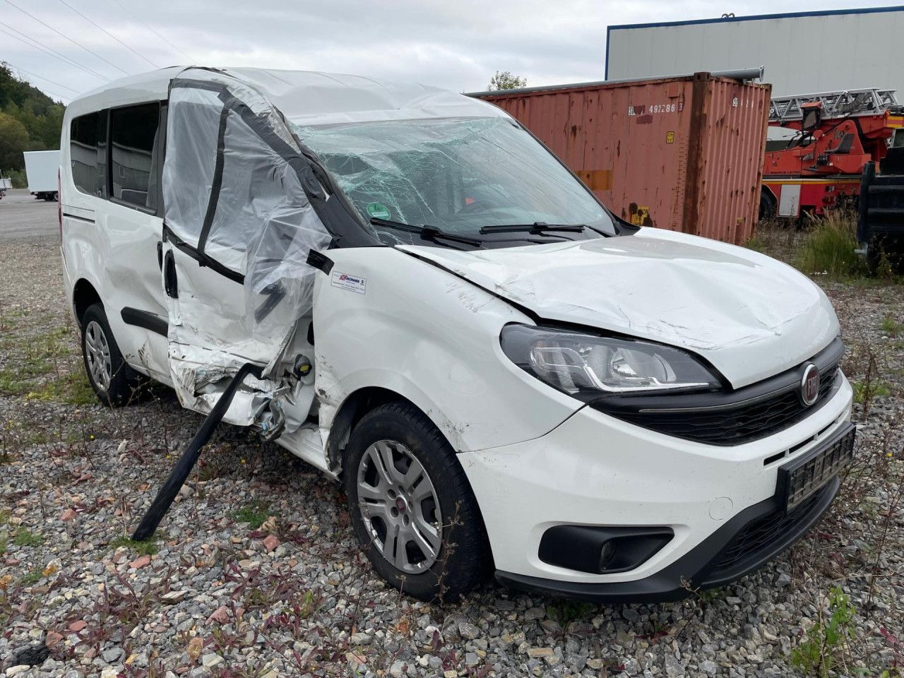 Fiat Doblo Maxi 1.6 M-Jet Euro6 Klima ZV - Пассажирский фургон: фото 1 Fiat Doblo Maxi 1.6 M-Jet Euro6 Klima ZV - Пассажирский фургон: фото 1
