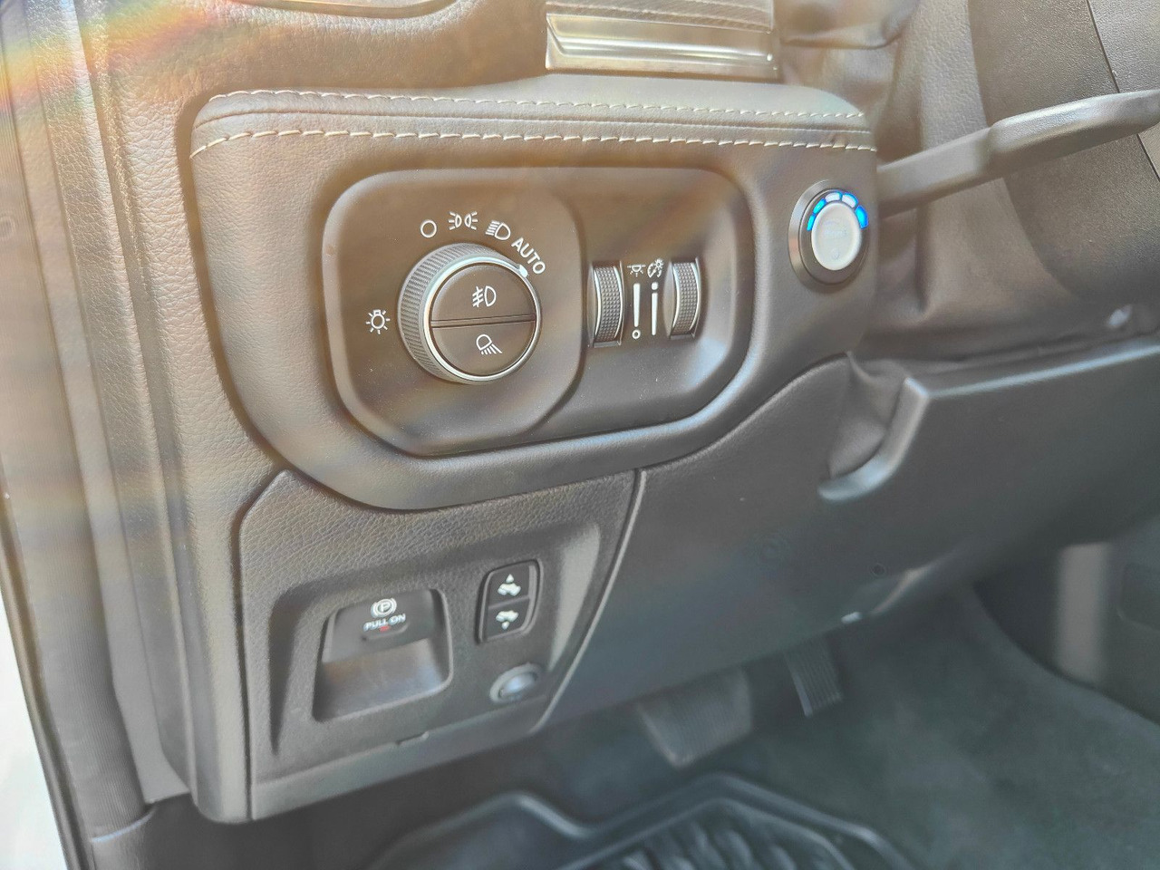 Внедорожник Dodge RAM HEMI Limited 5.7 PRINS LPG Luftfederung: фото 15 Внедорожник Dodge RAM HEMI Limited 5.7 PRINS LPG Luftfederung: фото 15