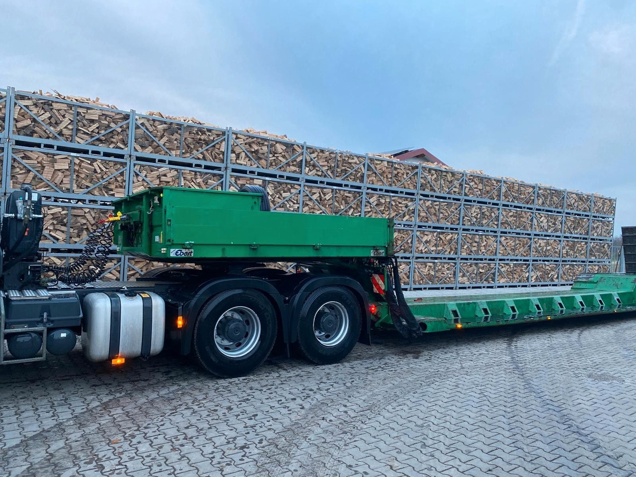 Dinkel Ebert TLS 36 ST AV 2-Achs-Auflieger abkoppelbar - Низкорамный полуприцеп: фото 4 Dinkel Ebert TLS 36 ST AV 2-Achs-Auflieger abkoppelbar - Низкорамный полуприцеп: фото 4