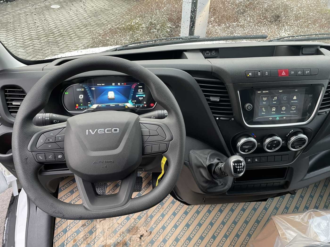 Цельнометаллический фургон Iveco Daily 35S16V *Klima*R4.100mm*: фото 11 Цельнометаллический фургон Iveco Daily 35S16V *Klima*R4.100mm*: фото 11
