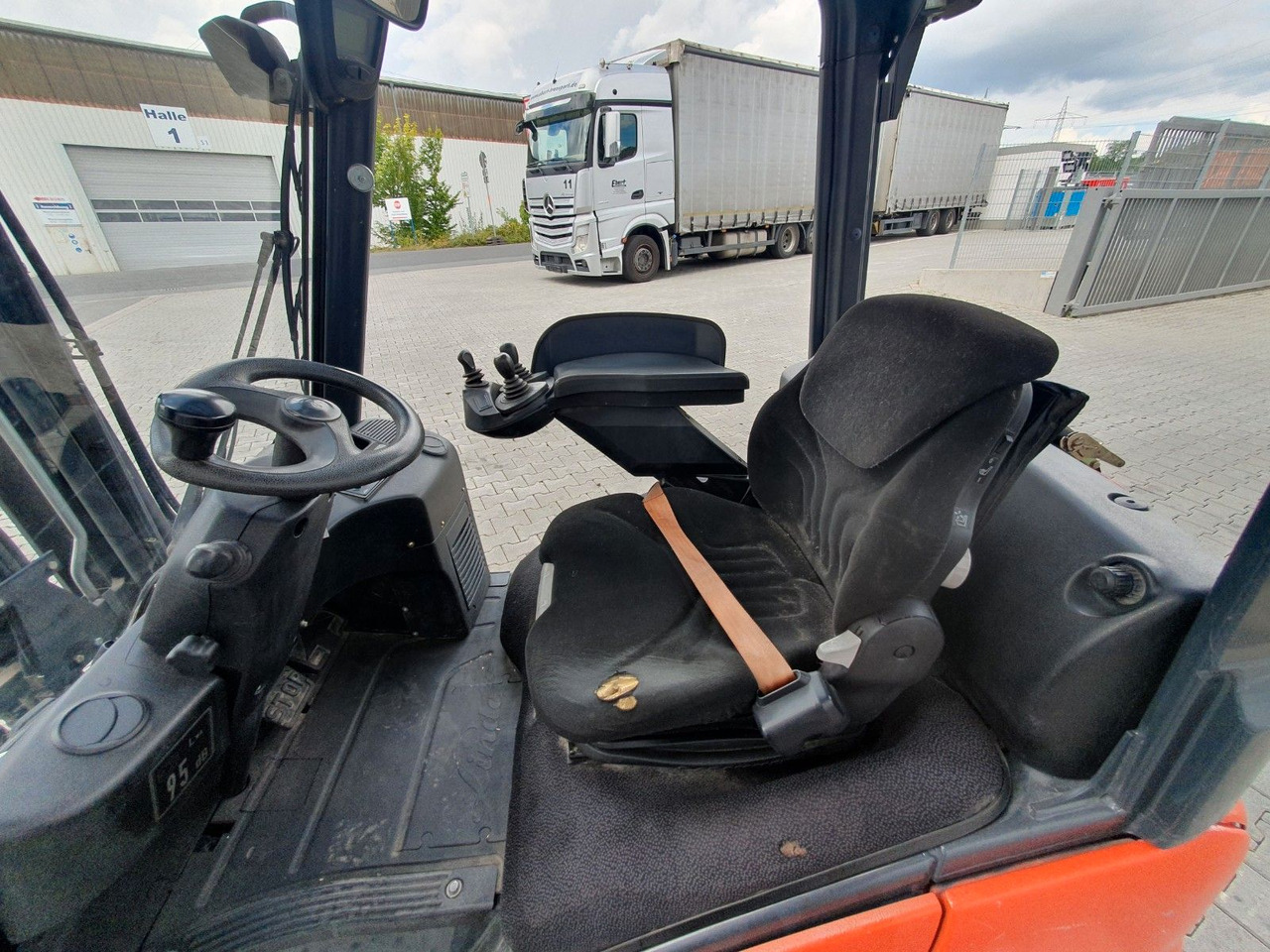 Вилочный погрузчик Linde H16 T-01 / 4,6m /  nur: 3.260h / Gas / SS: фото 13