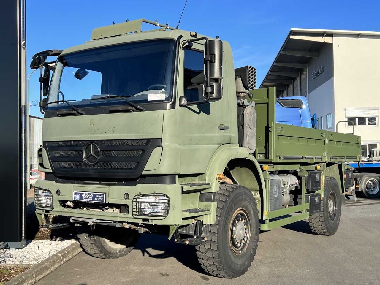 Mercedes-Benz Axor 1829 A 4x4 Pritsche - Грузовик бортовой/ Платформа: фото 2 Mercedes-Benz Axor 1829 A 4x4 Pritsche - Грузовик бортовой/ Платформа: фото 2