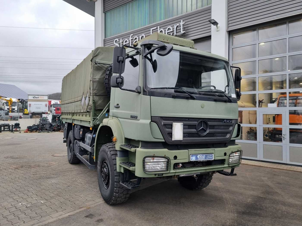 Mercedes-Benz Axor 1829 A 4x4 Pritsche/Plane 10 Stück - Тентованный грузовик: фото 3 Mercedes-Benz Axor 1829 A 4x4 Pritsche/Plane 10 Stück - Тентованный грузовик: фото 3