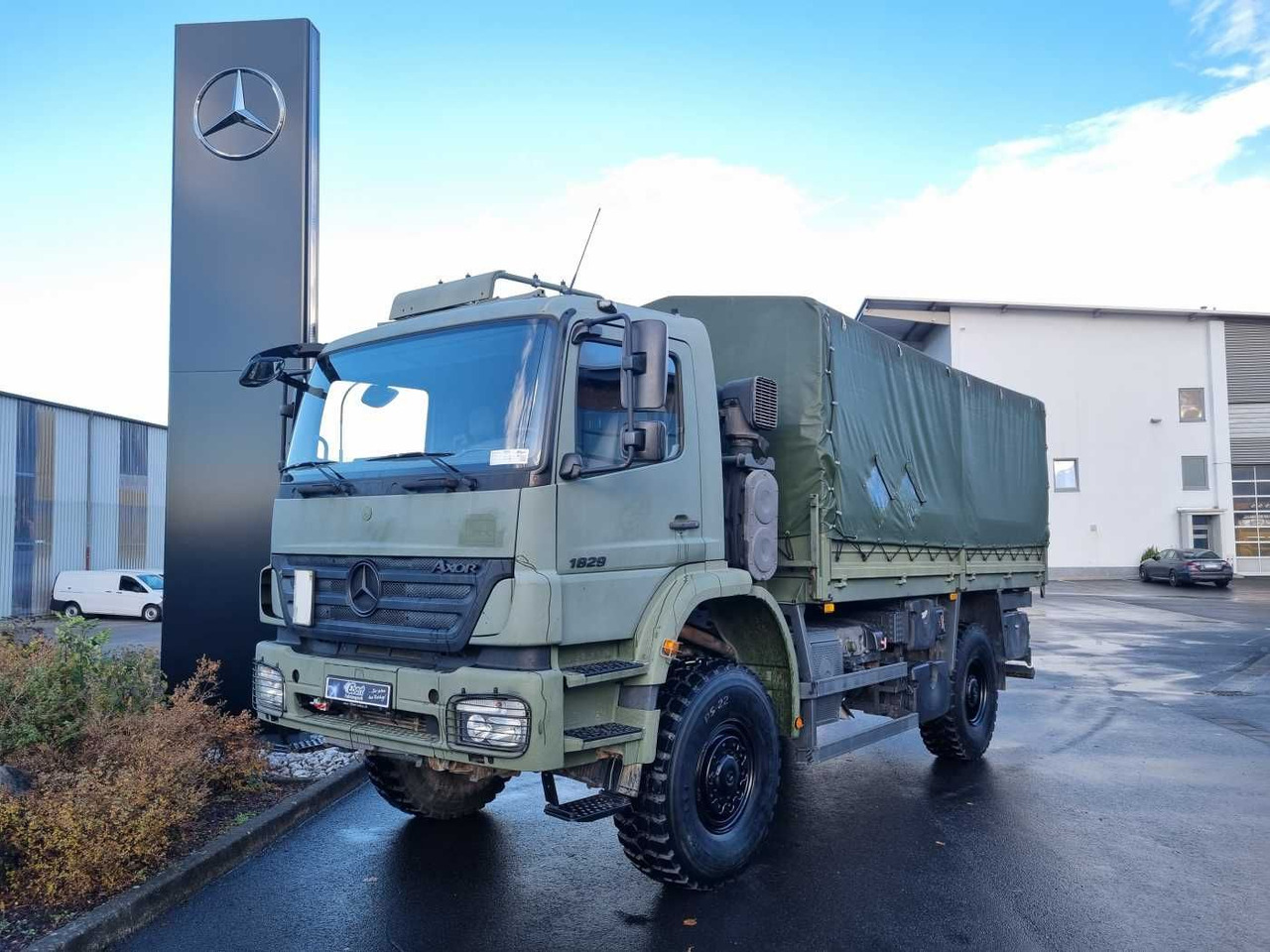 Mercedes-Benz Axor 1829 A 4x4 Pritsche/Plane 10 Stück - Тентованный грузовик: фото 2 Mercedes-Benz Axor 1829 A 4x4 Pritsche/Plane 10 Stück - Тентованный грузовик: фото 2