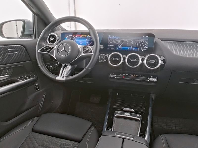 Mercedes-Benz B 180 Progressive+LED+IHC+RFK+TotW+EasyP - Седан: фото 3 Mercedes-Benz B 180 Progressive+LED+IHC+RFK+TotW+EasyP - Седан: фото 3